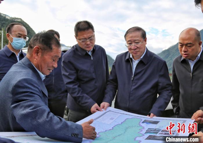 国家乡村振兴局党组书记刘焕鑫赴云南省怒江州贡山县独龙江乡调研。(国家乡村振兴局供图) 国家乡村振兴局 摄