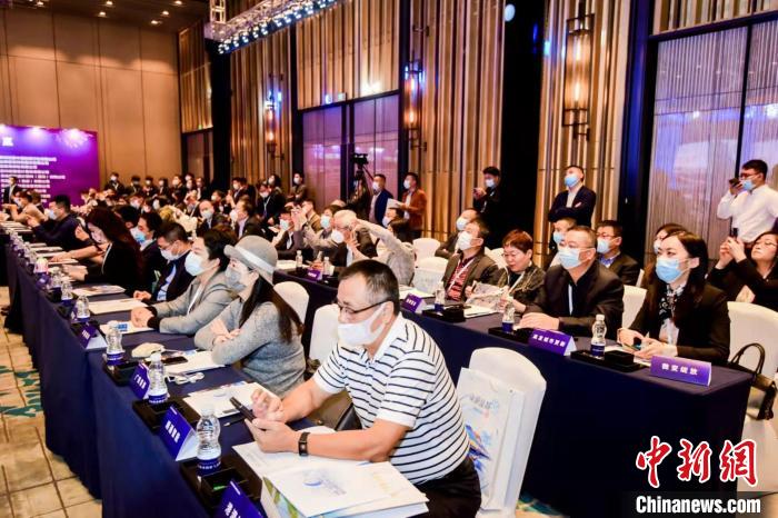 深圳和哈尔滨企业参加恳谈会。　哈尔滨市科学技术局供图