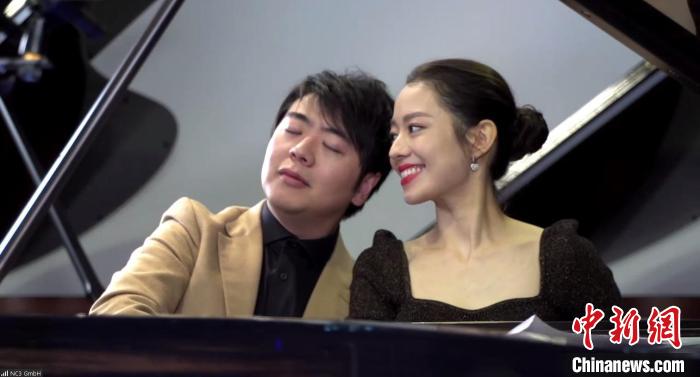 钢琴家吉娜·爱丽丝发布首张个人专辑与丈夫郎朗共述心路历程