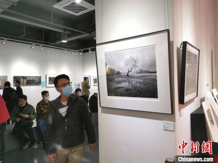 汇聚十几种古典摄影工艺400多幅大画幅照片亮相广州