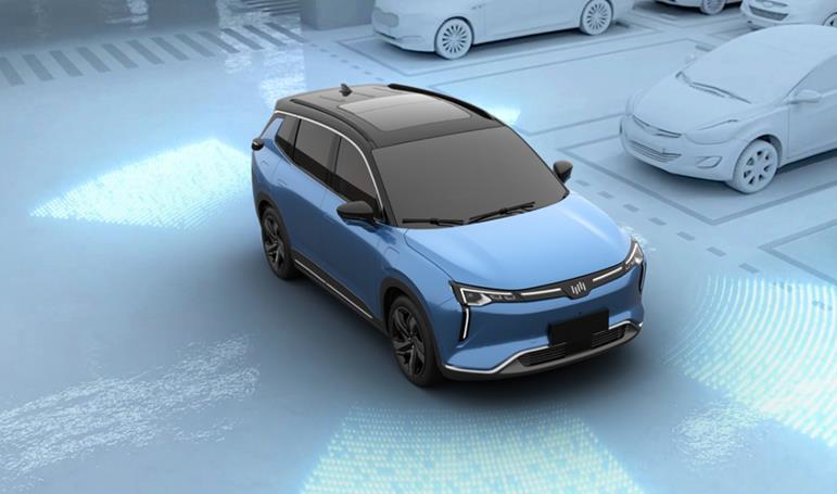 “智能电动车停车专家”威马W6是国内首款量产的具备限定场景下L4级无人驾驶功能的车型(威马汽车供图)