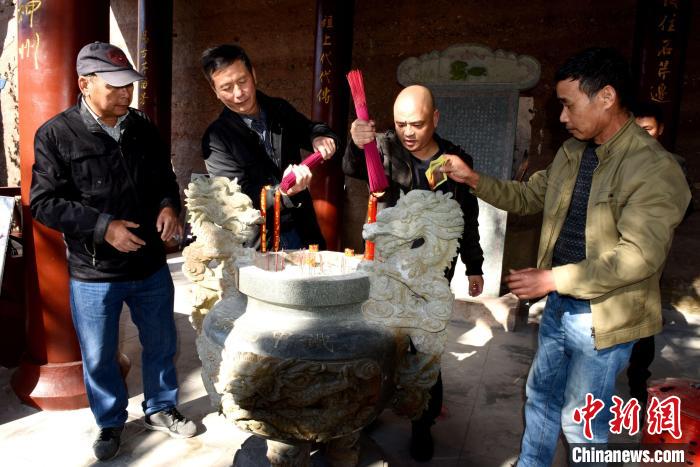 12月19日，两岸民众在福建南平延平区举办崇蛙祭祀活动。　叶晓敏 摄