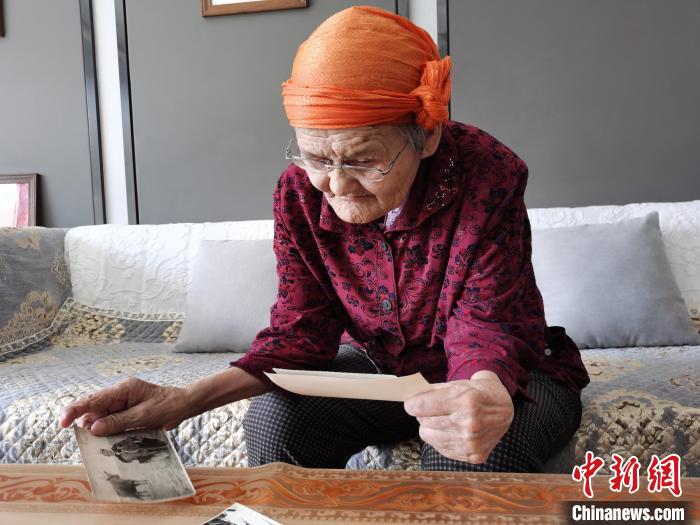 “人民楷模”都贵玛牵挂沪上亲人:“让疫情快点走吧”