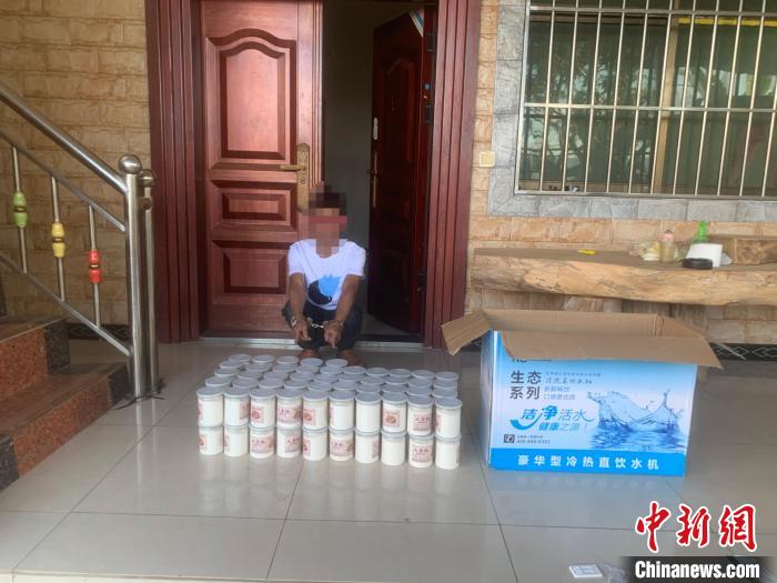 云南临沧：天麻粉罐中藏毒14余公斤4名嫌疑人被捕