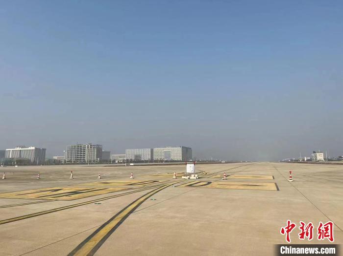 武汉天河机场恢复双跑道运行