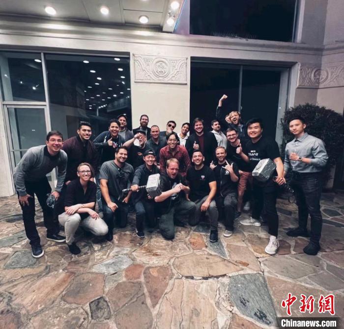 工作团队合影。 受访者供图 工作团队合影。 受访者供图