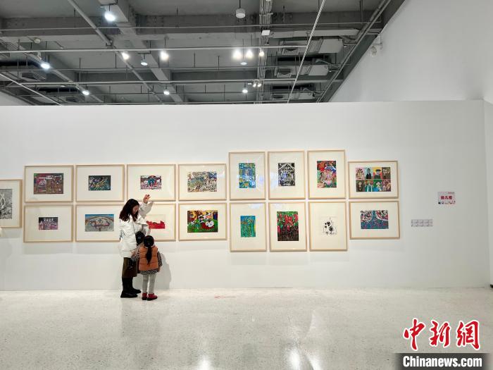 500余件少儿美术作品描绘“幸福新时代”亮相重庆