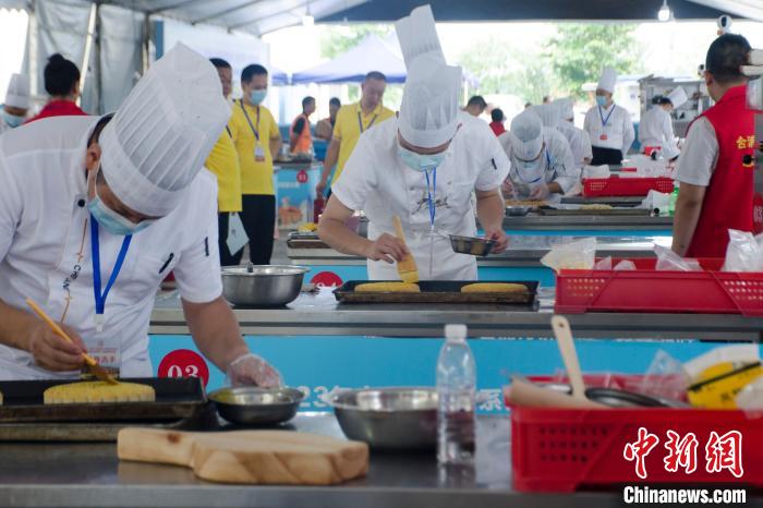 广西开展月饼制作技能比赛44名选手同台比拼