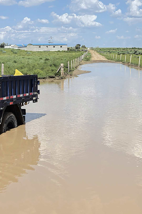 雨季路面积水严重。网友留言时供图