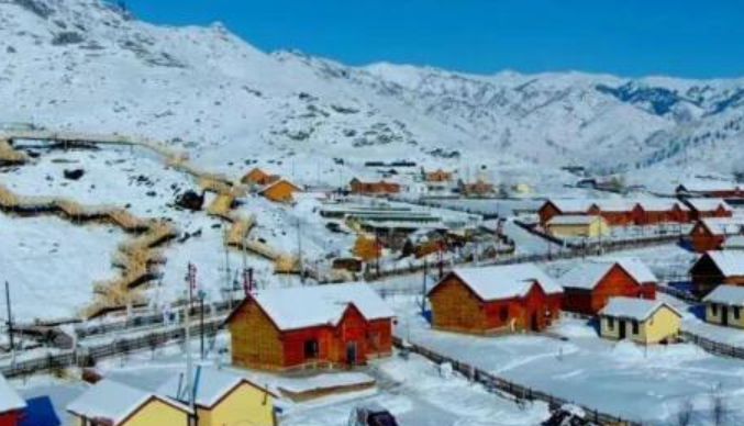 新疆阿勒泰&ldquo;豹出没&rdquo; 网民羡慕生态环境心疼&ldquo;豹豹&rdquo;